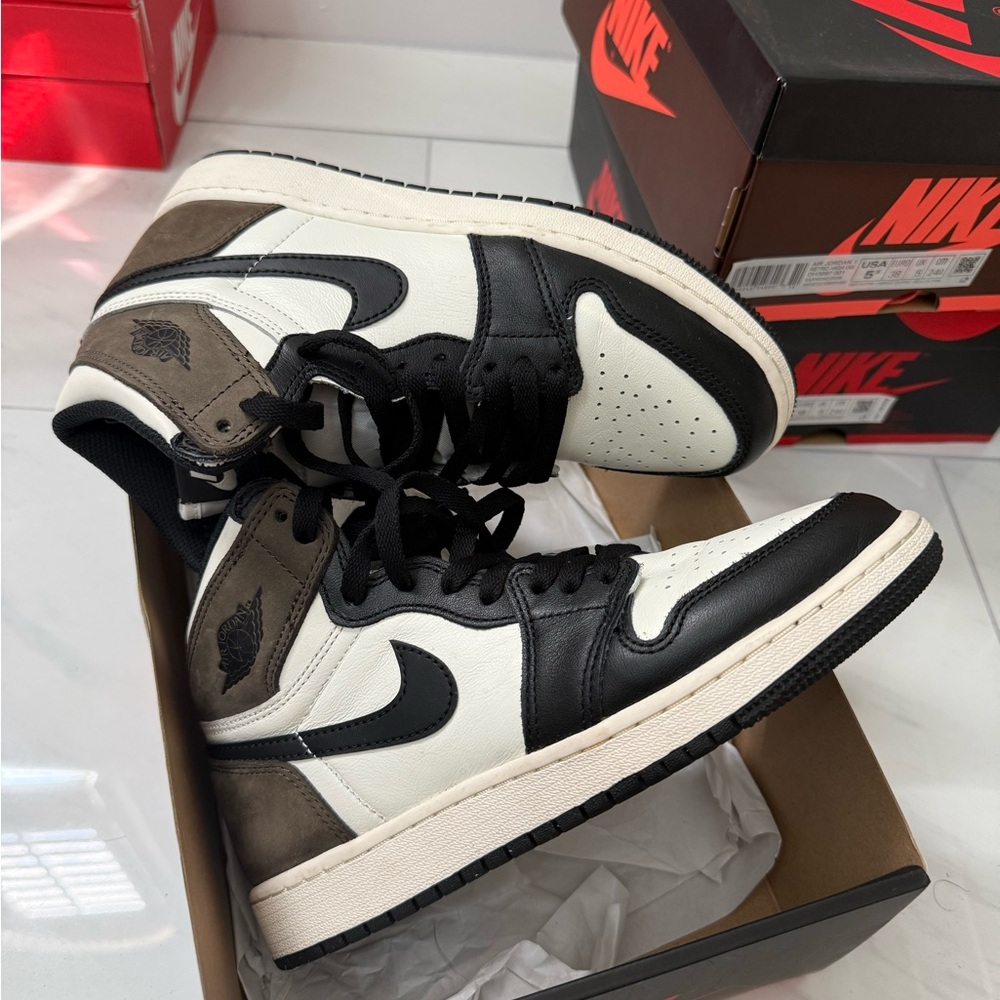 Air Jordan 1 Retro High OG GS 'Dark Mocha' | Brown